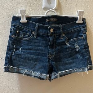 ⭐️ Abercrombie & Fitch mid rise jean shorts